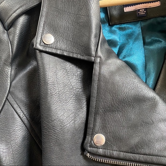 ModCloth Plus Size Vegan Leather Moto Jacket 4X - Picture 3 of 9